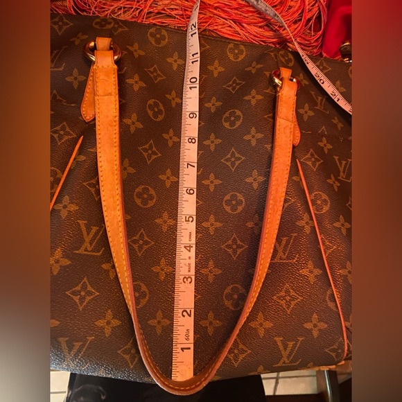 *SOLD* Louis Vuitton Carry All Tote - Picture 8 of 12